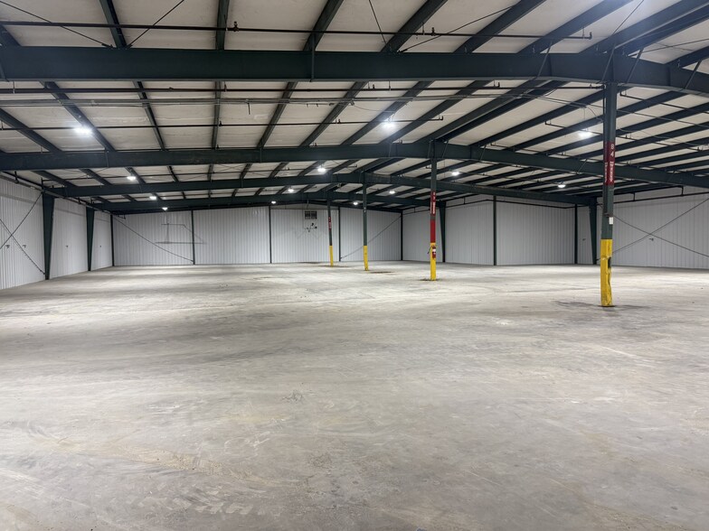 More Photos Of 60063 Puckett Dr, Amory Manufacturing For Lease