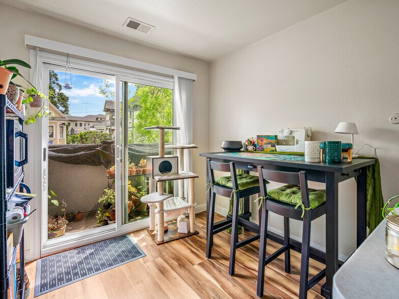 More Photos Of 718 13th St, Sacramento Apartments For Sale