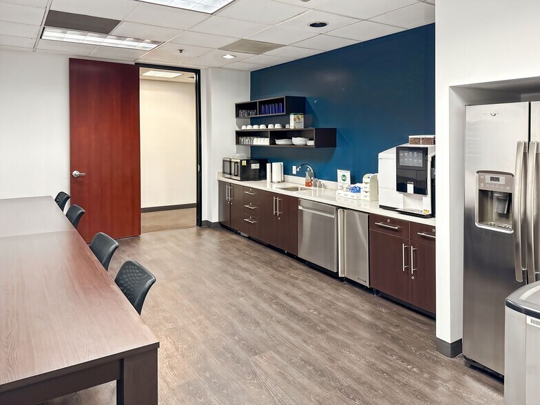 More Photos Of 3753 Howard Hughes Pky, Las Vegas Coworking Space