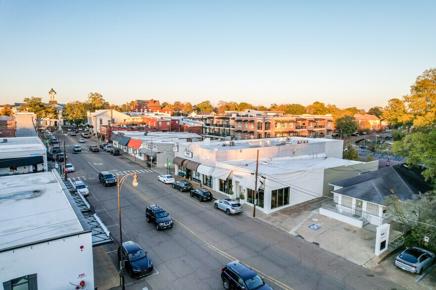 More Photos Of 409 S Lamar Blvd, Oxford Office Residential For Lease