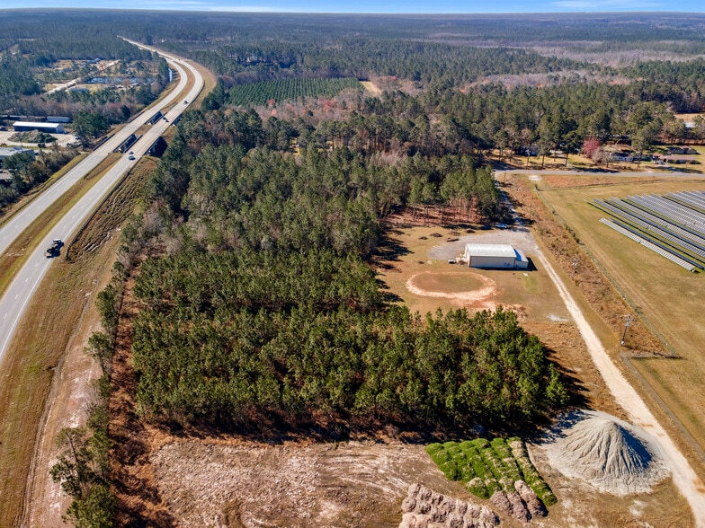 More Photos Of 3464 Albany Ave, Waycross Service For Sale