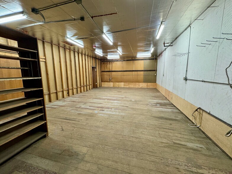 More Photos Of 405 S National Ave, Bremerton Service For Sale