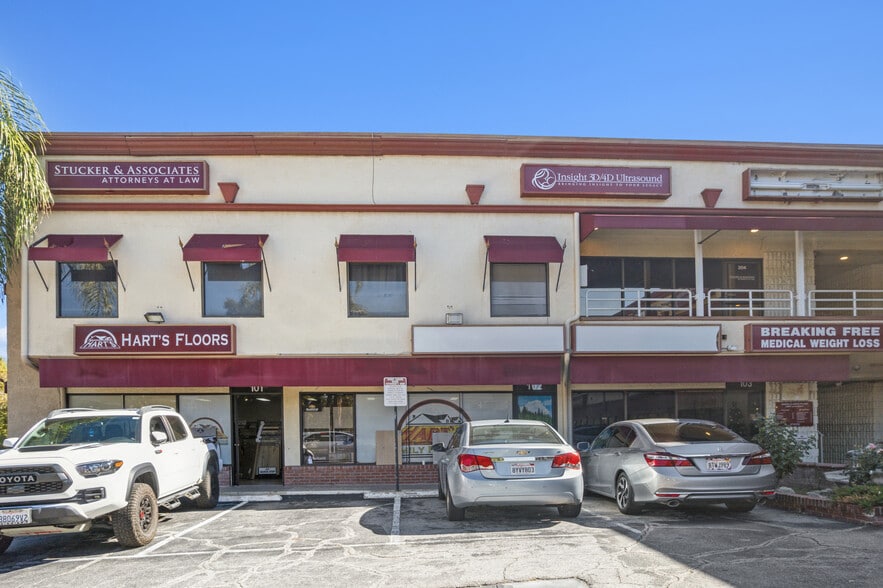 More Photos Of 23942-23945 Lyons Ave, Santa Clarita Storefront Retail Office For Lease
