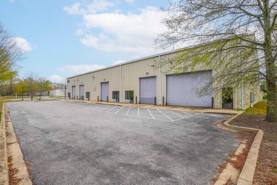 More Photos Of 301 Bugeye Sq, Prince Frederick Warehouse For Lease