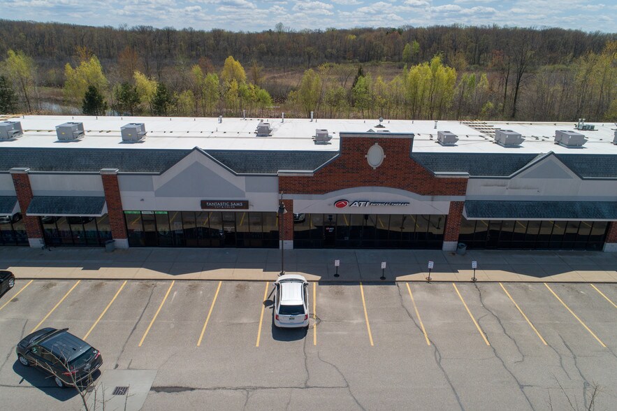 More Photos Of 9580-9616 Chilson Commons, Pinckney Unknown For Lease