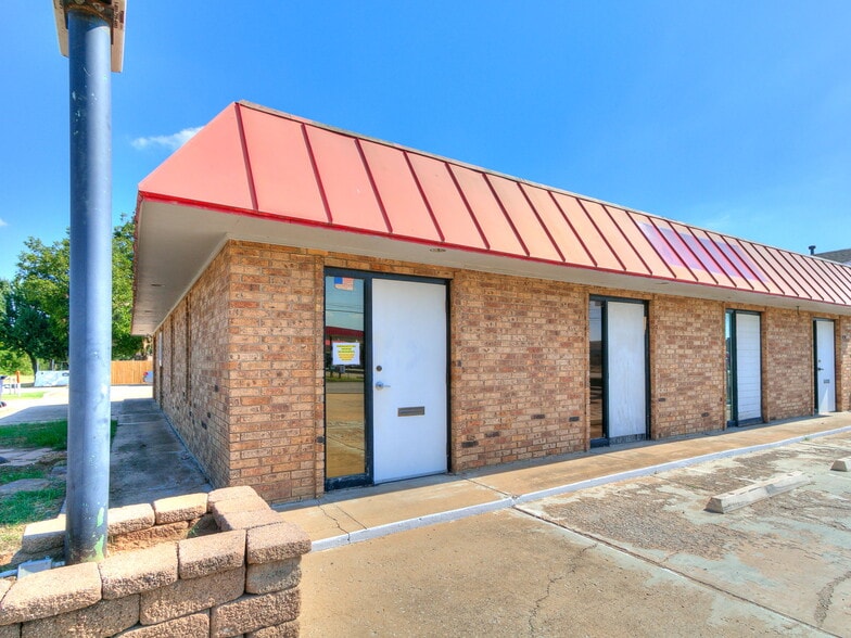 More Photos Of 6700 S Western Ave, Oklahoma City Office For Sale