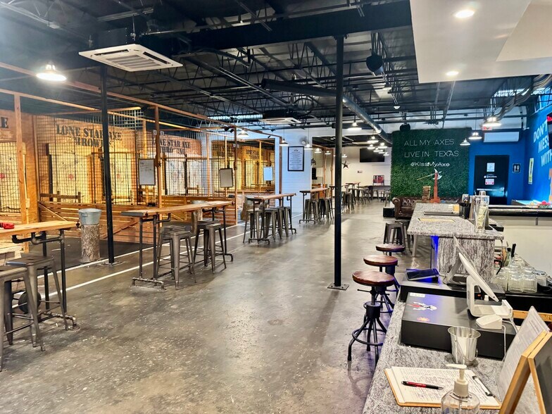More Photos Of 506 E Division St, Arlington Restaurant For Lease