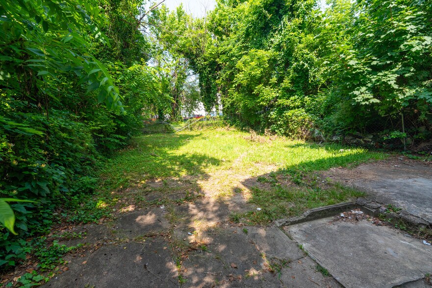 More Photos Of 332 S Franklintown Rd, Baltimore Apartments For Sale