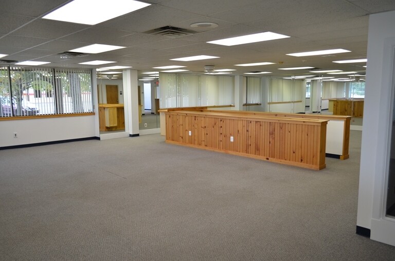 More Photos Of 283 2nd Street Pike, Southampton Office For Sale