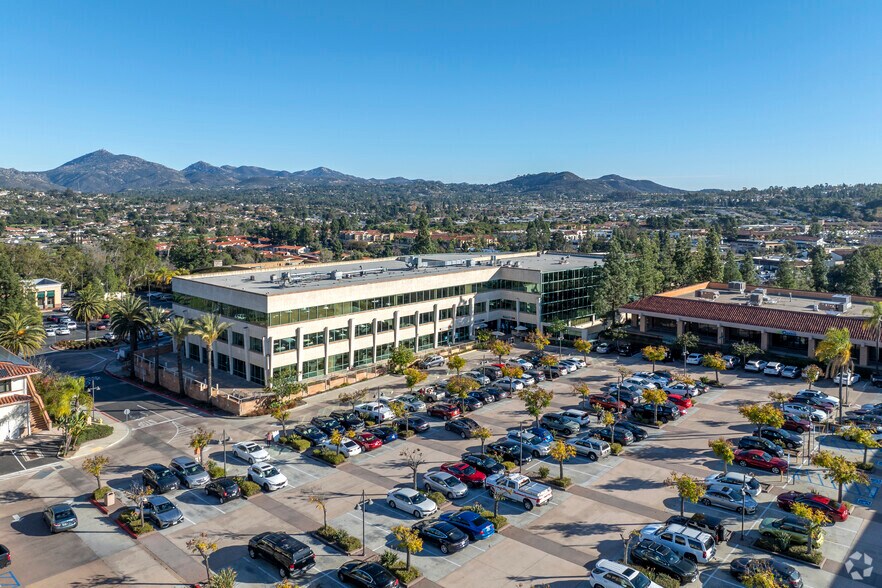 More Photos Of 17140 Bernardo Center Dr, San Diego Medical For Lease