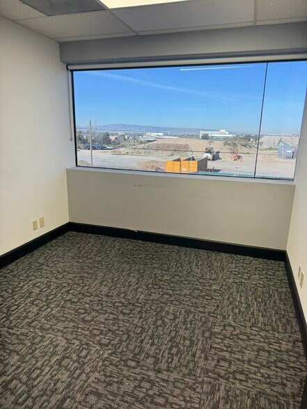 More Photos Of 2900 Orange Ave, Signal Hill Unknown For Lease