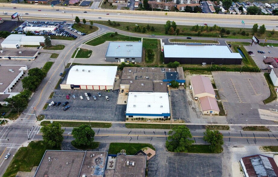 More Photos Of 1304 Valleyhigh Dr NW, Rochester Showroom For Sale