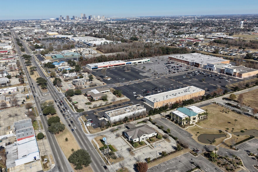 More Photos Of 1705 Manhattan Blvd, Harvey Land For Sale