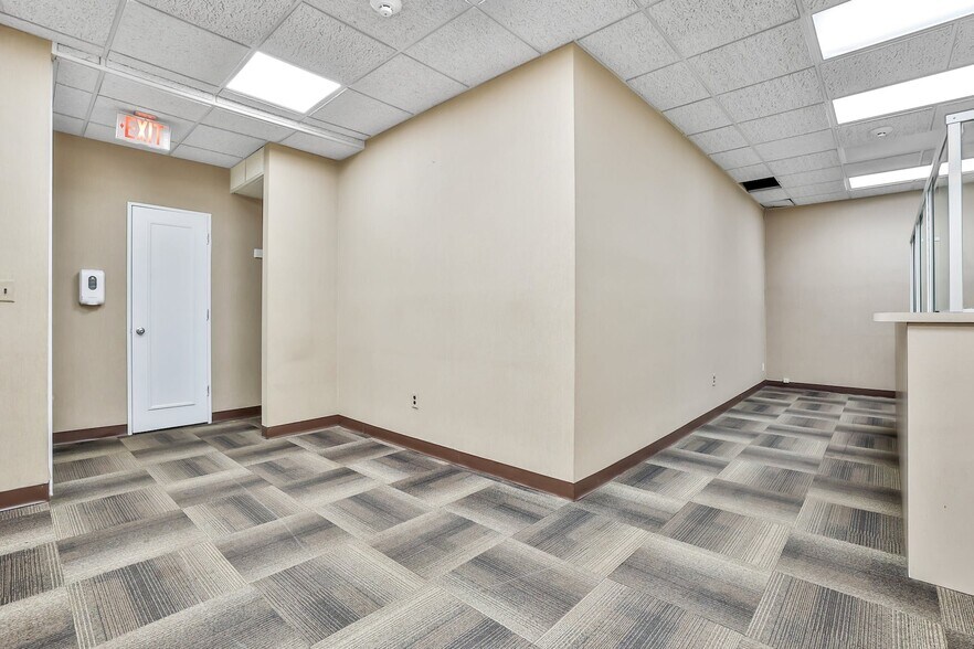 More Photos Of 171 Ramapo Rd, Garnerville Office For Lease