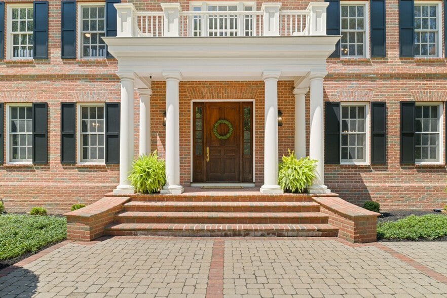 More Photos Of 5455 Plantation Rd, Sunbury Lodge Meeting Hall For Sale