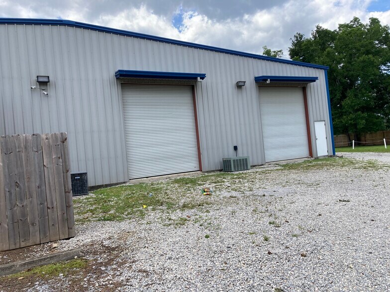 More Photos Of 6900 Pine Forest Rd, Pensacola Warehouse For Lease