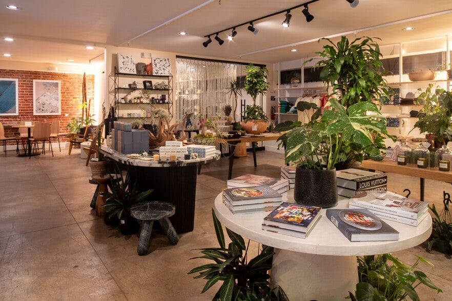 More Photos Of 7494 Santa Monica Blvd, West Hollywood Hotel For Sale