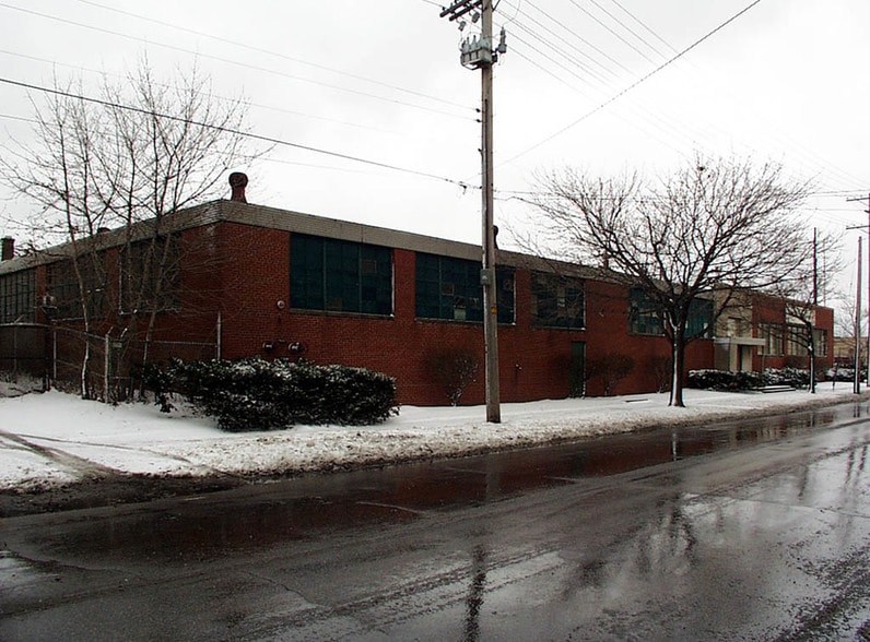 More Photos Of 3113 W 110th St, Cleveland Manufacturing For Lease