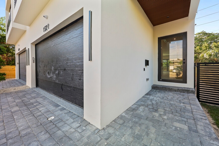 More Photos Of 1321 NE 13th Ave, Fort Lauderdale Multifamily For Sale