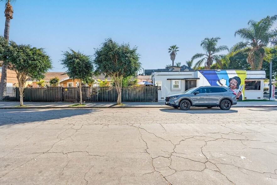 More Photos Of 2336-2338 Pacific Ave, Long Beach Storefront Retail Residential For Sale