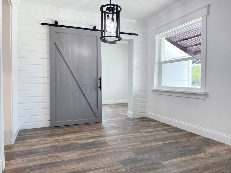 More Photos Of 1005 N Church Ave, Mulberry Medical For Lease