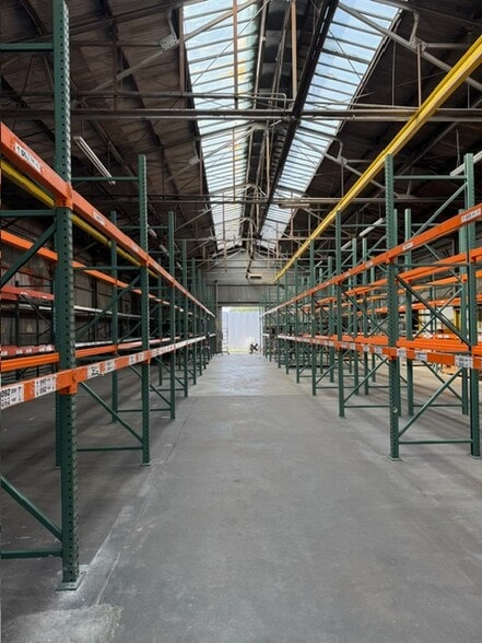 More Photos Of 1357 Coronado Ave, Long Beach Warehouse For Lease