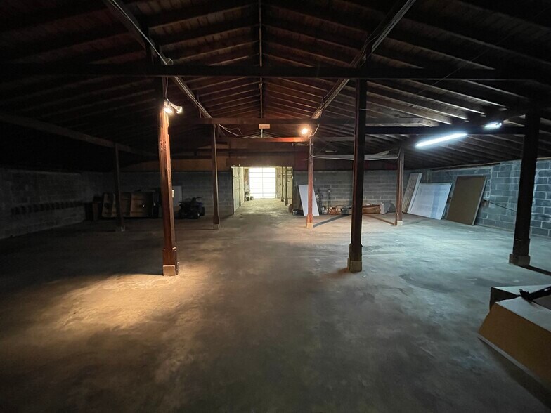More Photos Of 55 Schoolhouse Rd, Whiting Warehouse For Lease