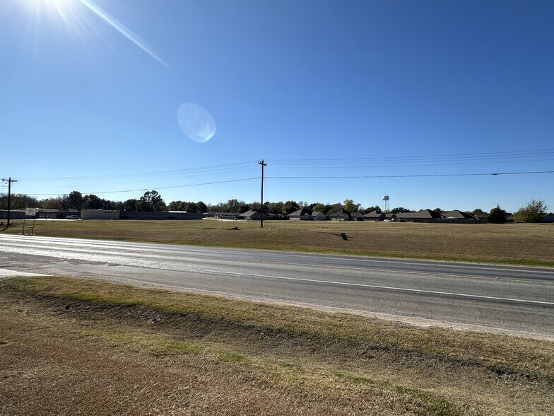 More Photos Of 305 US 377 hwy, Whitesboro Land For Lease