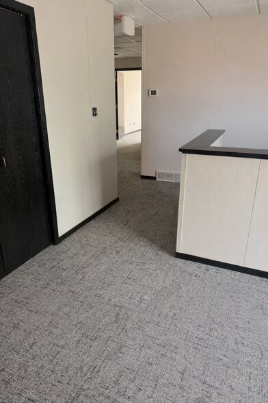 More Photos Of 735 S Garfield Ave, Traverse City Office For Lease