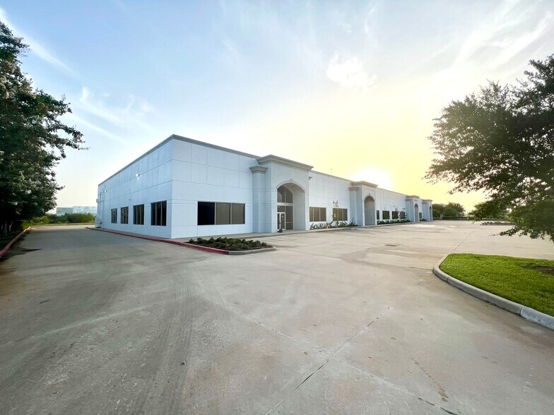 More Photos Of 12560 Reed Rd, Sugar Land Light Manufacturing For Lease