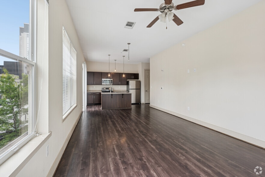 More Photos Of 79 Commerce St, Montgomery Apartments For Lease