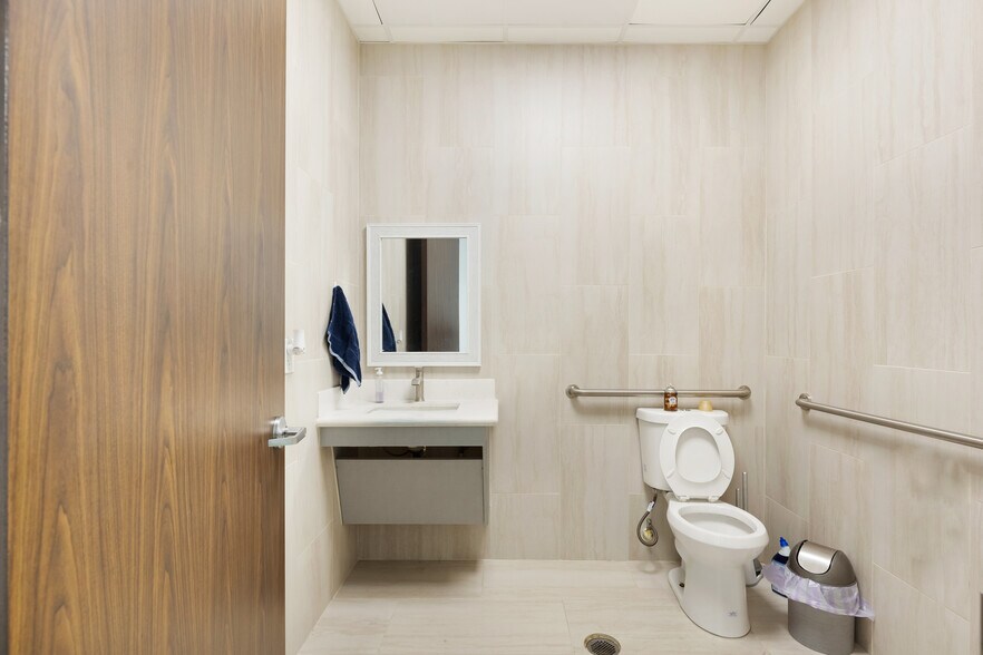 More Photos Of 19968 Franz Rd, Katy Warehouse For Sale