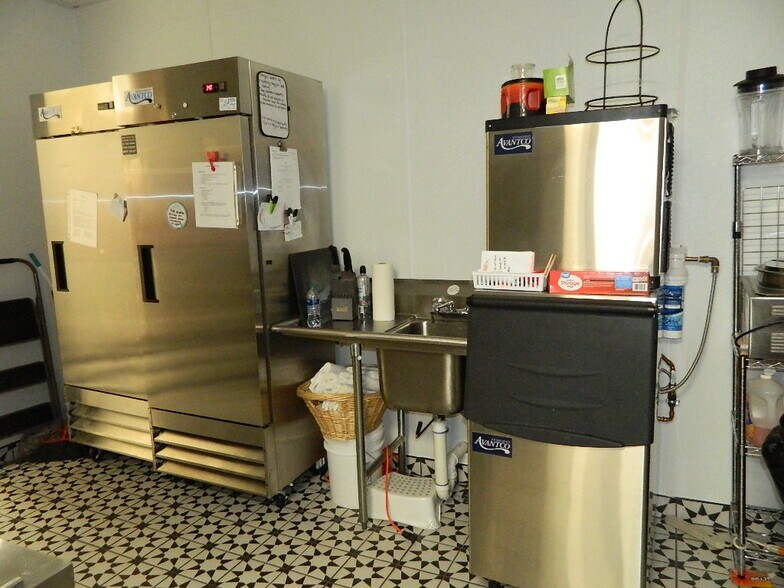 More Photos Of 667 Prentice St, Granite Falls Storefront For Sale