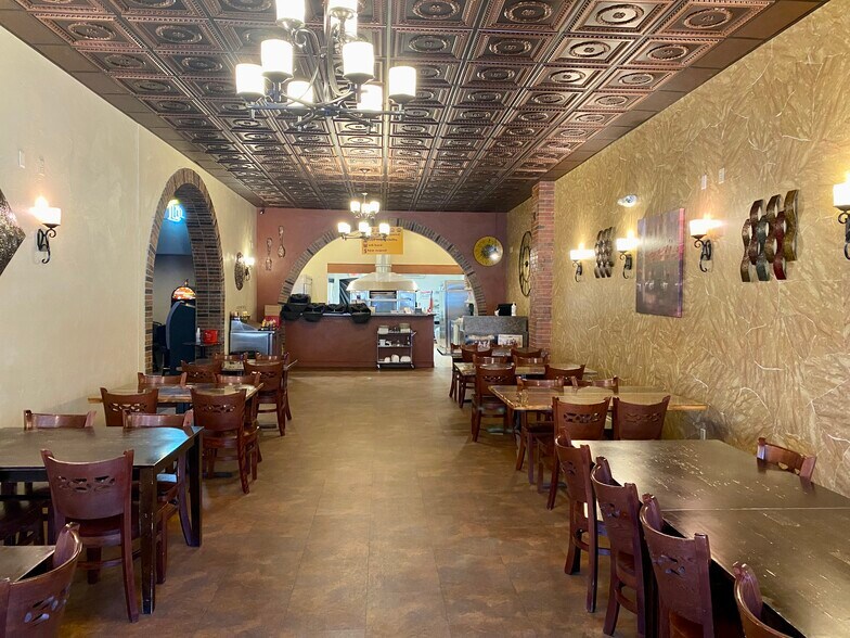 More Photos Of 239 Main St, Shelby Bar For Sale