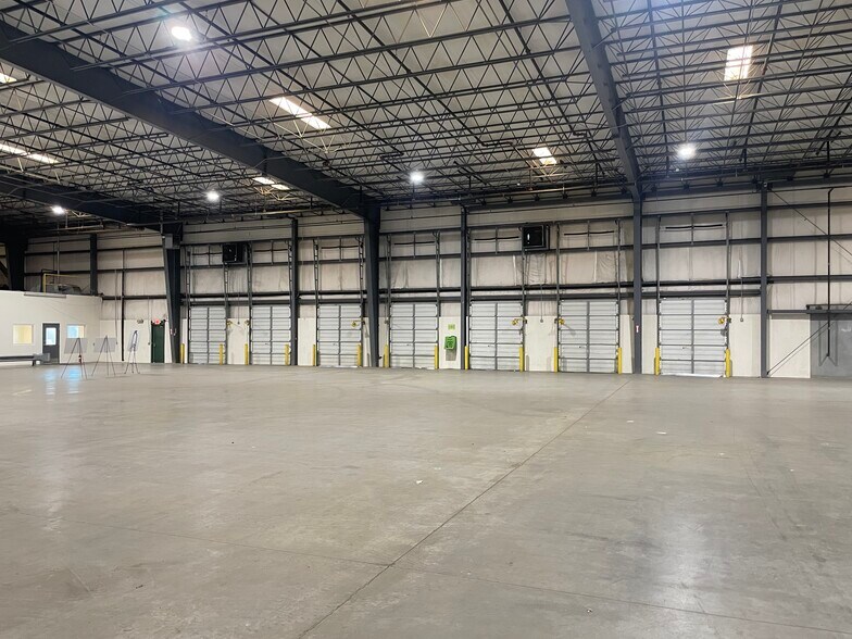 More Photos Of 1005 Obici Industrial Blvd, Suffolk Warehouse For Lease