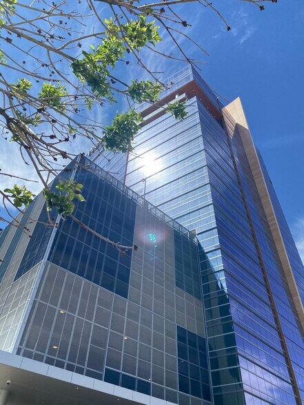 More Photos Of 601 N Mesa St, El Paso Office For Sale