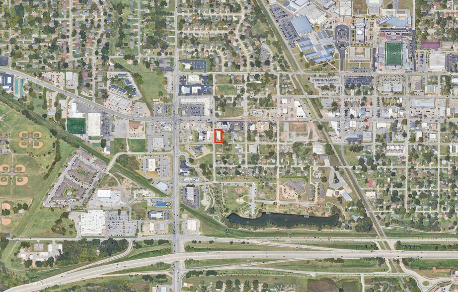 More Photos Of 123 S Date St, Jenks Warehouse For Lease