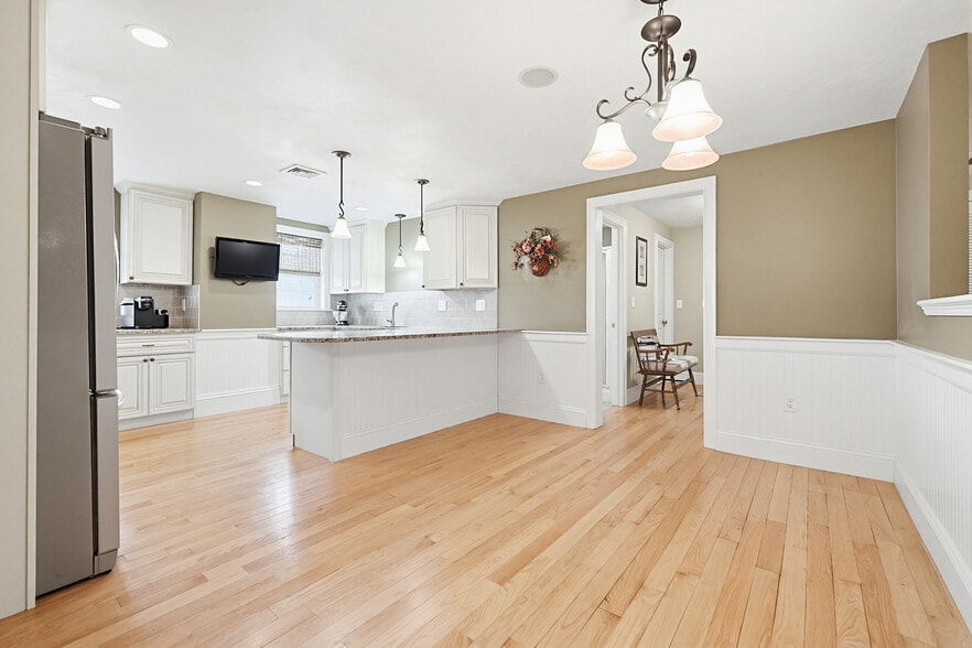 More Photos Of 800 Washington St, Holliston Storefront Retail Residential For Sale