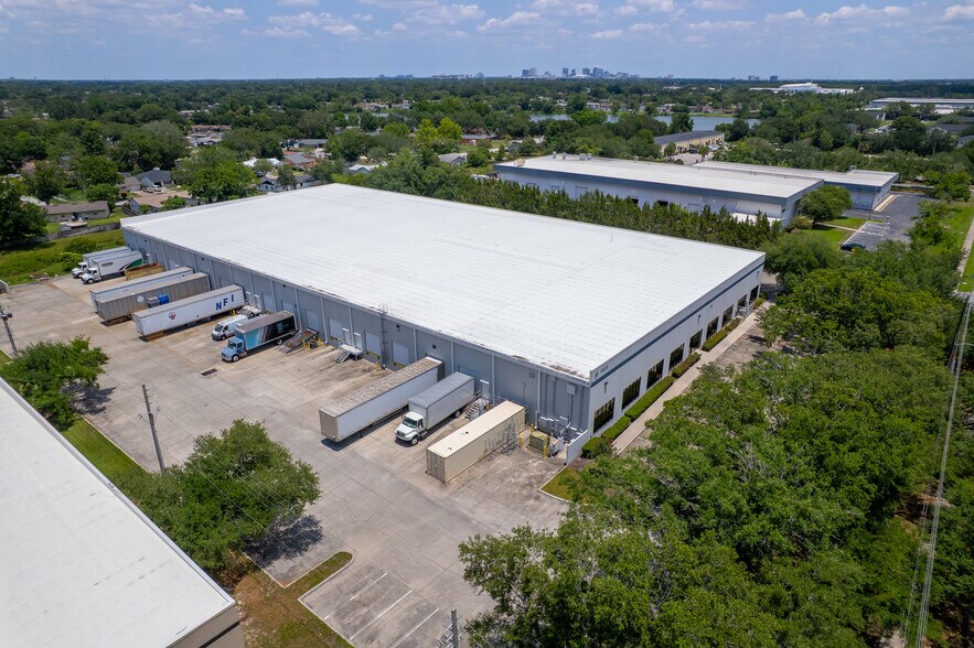 More Photos Of 4605 L B McLeod Rd, Orlando Warehouse For Lease