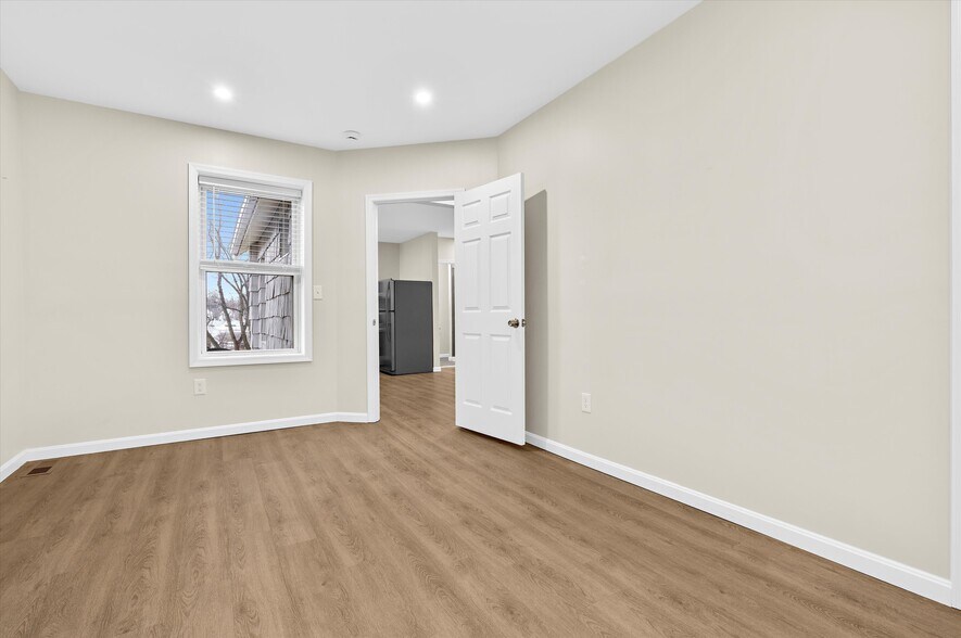 More Photos Of 38 Bloomsbury Ave, Catonsville General Retail For Lease