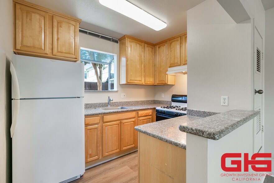 More Photos Of 380 S Sierra Madre Blvd, Pasadena Apartments For Sale