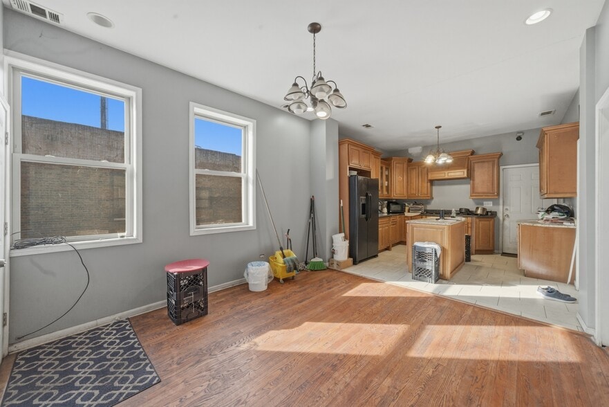 More Photos Of 518 Western ave, Chicago Apartments For Sale