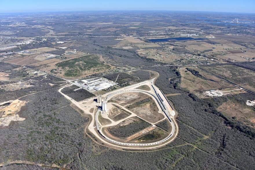 More Photos Of 12070 Center Rd, San Antonio Land For Lease