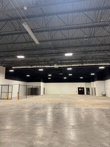 More Photos Of 222 Metro Center Blvd, Warwick Light Manufacturing For Lease