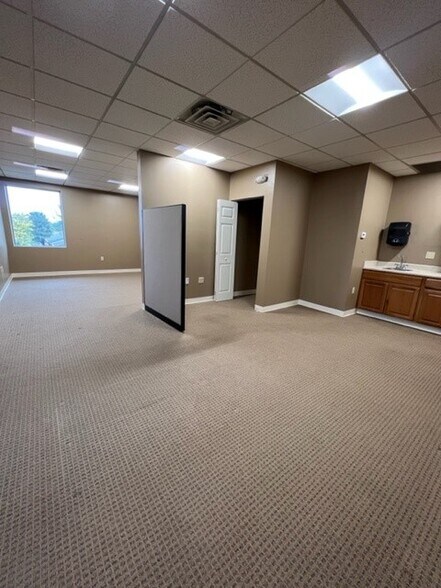 More Photos Of 112 Spencer St, Manchester Medical For Lease
