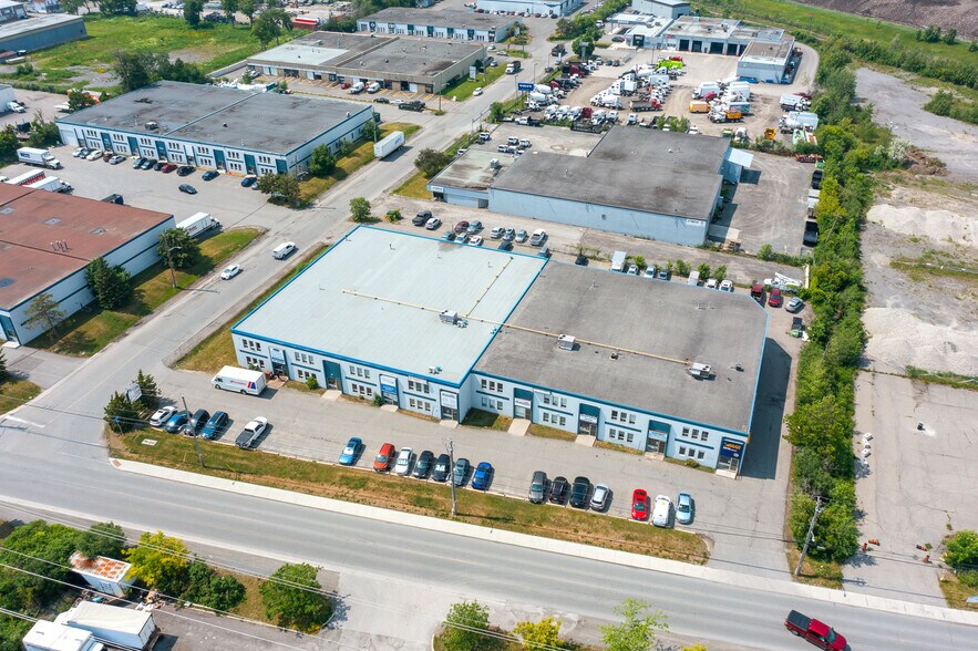 More Photos Of 1171-1185 Newmarket St, Ottawa Showroom For Lease