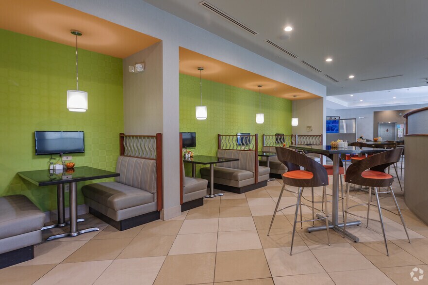 More Photos Of 139 Bradford Blvd, Santee Hotel For Sale