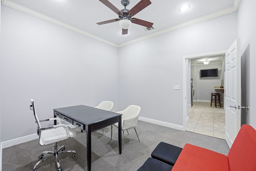 More Photos Of 15303 Huebner Rd, San Antonio Medical For Sale