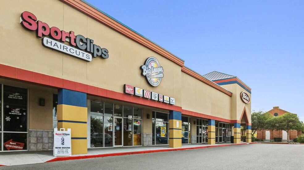 More Photos Of 4100 Col Rowe Blvd, McAllen Storefront For Sale