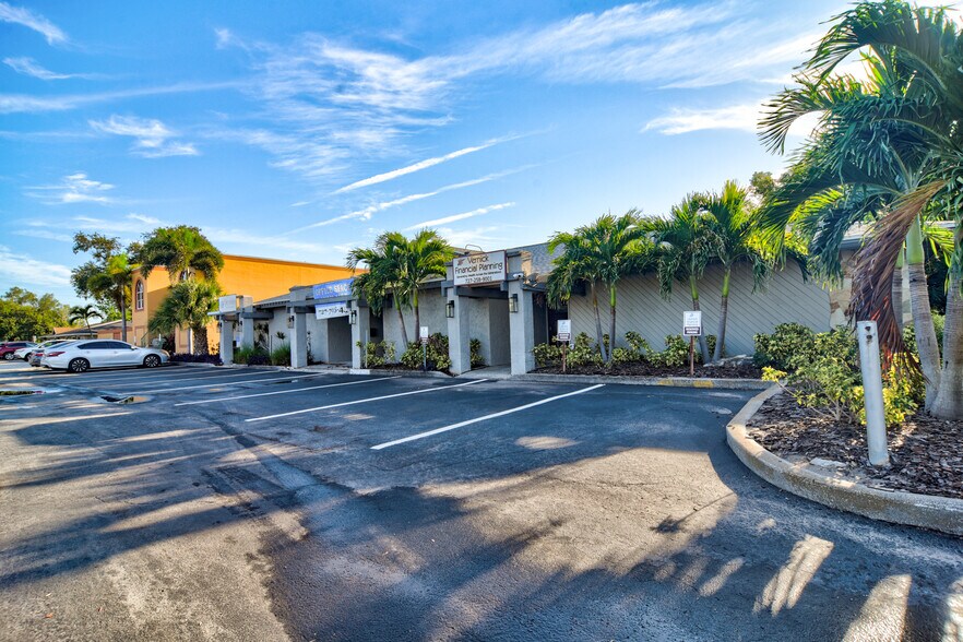 More Photos Of 9303 Seminole Blvd, Seminole Medical For Lease